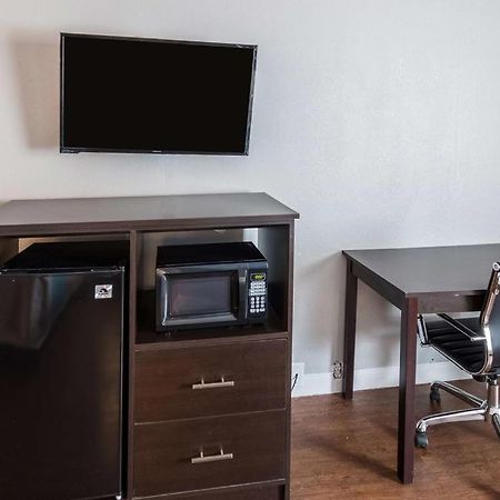 Econo Lodge Mineral Wells Экстерьер фото