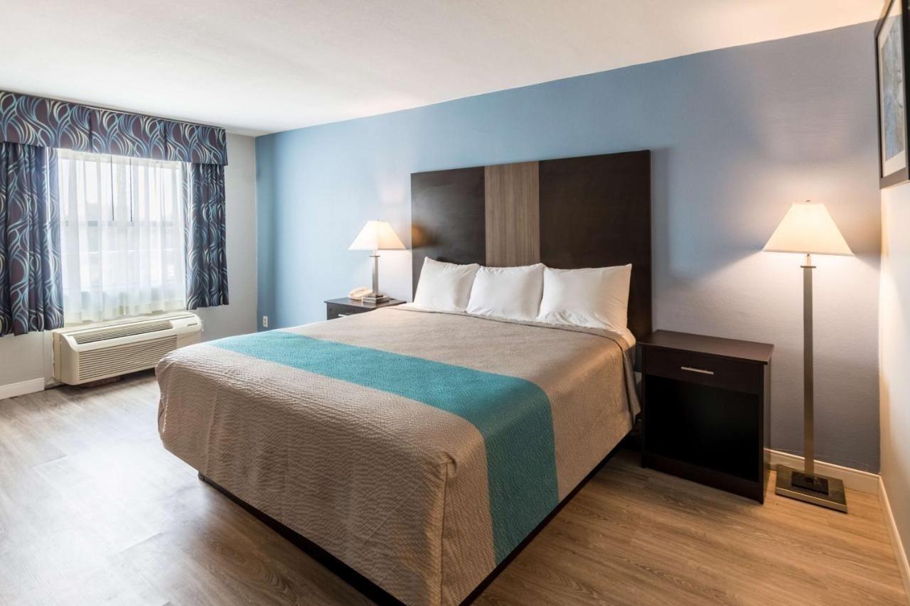 Econo Lodge Mineral Wells Экстерьер фото