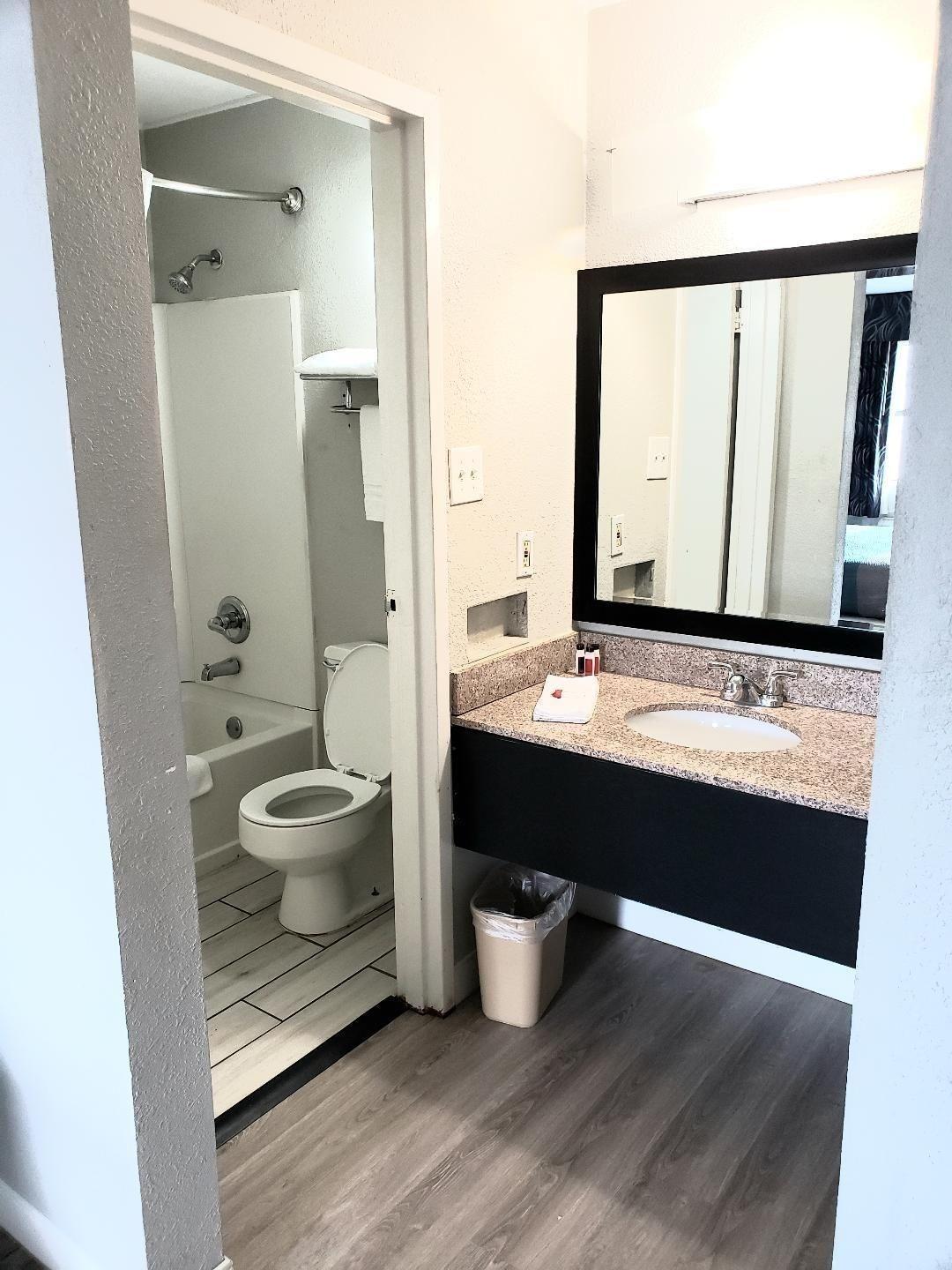Econo Lodge Mineral Wells Экстерьер фото