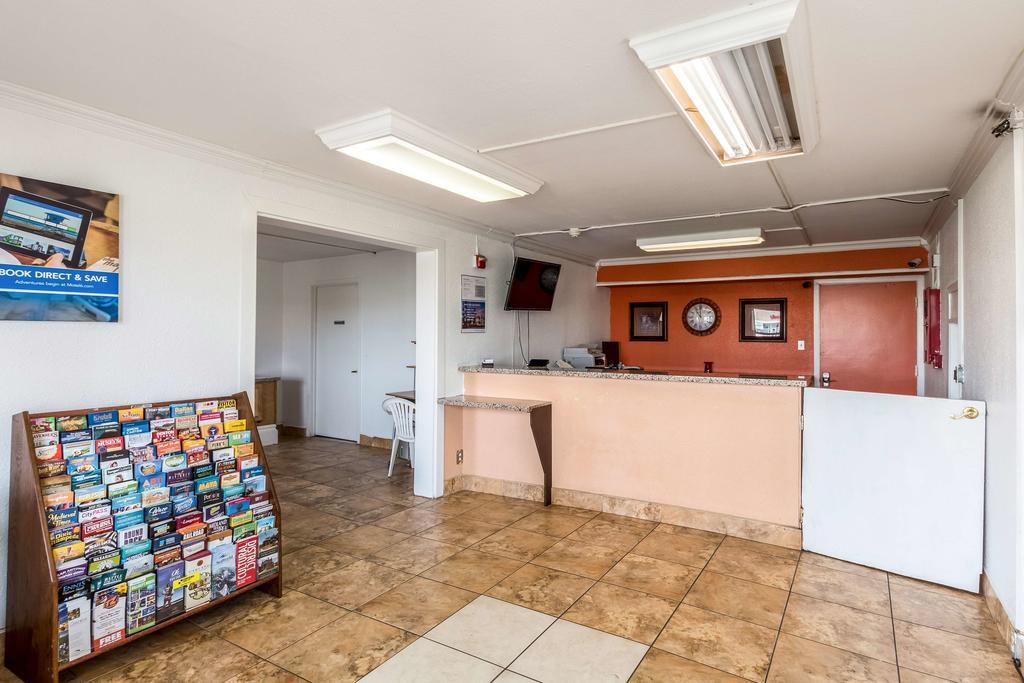 Econo Lodge Mineral Wells Экстерьер фото