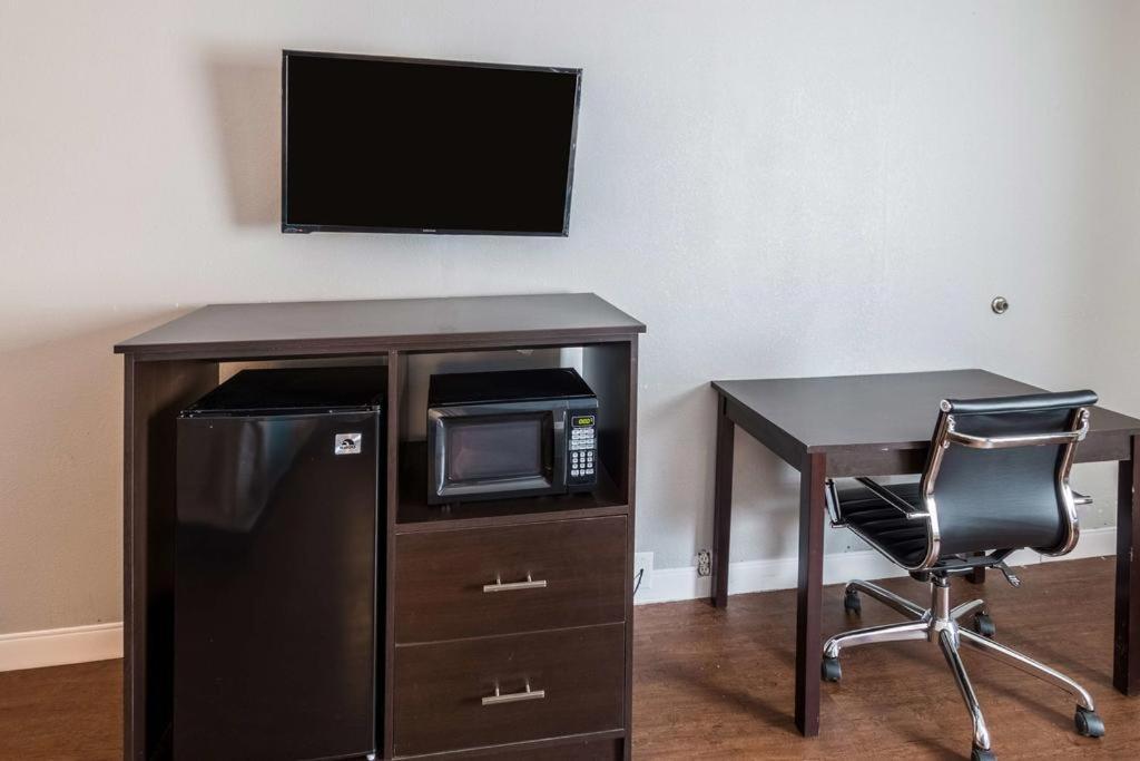 Econo Lodge Mineral Wells Экстерьер фото